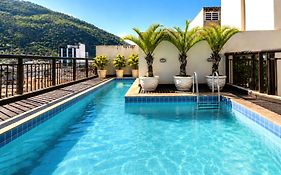 Flat em Copacabana com Piscina, Vaga Grátis e Vista para o Verde - Praia a 5 min
